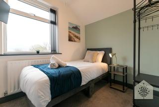 Green View House-3BR House in Greater Manchester! - 2