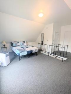 pet friendly newly updated loft bedroom apartment - 5