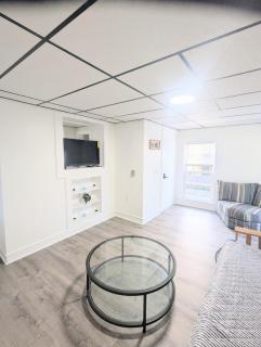 newly renovated 2BD, 10-minute walk to the beach - 9