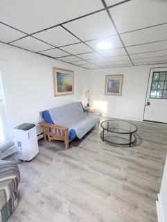 newly renovated 2BD, 10-minute walk to the beach - 8