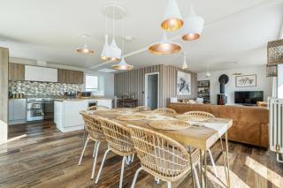 Salubrious House - 1
