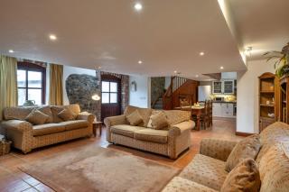Roost, Quinceborough Farm - 4