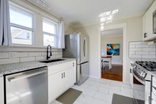 Charming Home 1/2 Mi Walk to Downtown Lee's Summit - 9