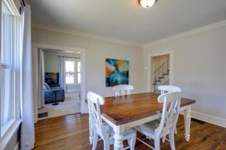 Charming Home 1/2 Mi Walk to Downtown Lee's Summit - 2