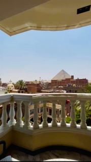 Cleopatra pyramid view Flat - 3