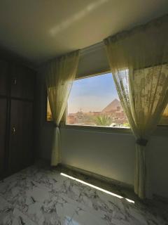 Cleopatra pyramid view Flat - 5