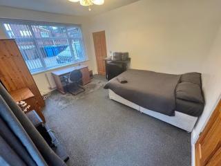 Studio sleeps 2 with Parking - 6