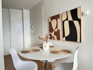 City Center Apartment - Free Wifi - Queen Bed - 8