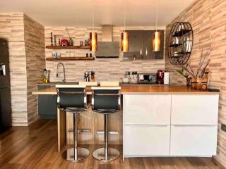 DeeLuxe Apartment - Luxury 2 Bedroom Apartment - 9
