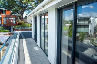High Tides Elegant & Modern 5-Bedroom Villa in Sandbanks - 6