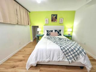Sunny 2BR Family Stay Near Beach and Canal - 5