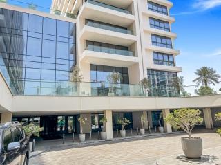 1BR in Marrasi Al Bahrain Direct mall access - 9