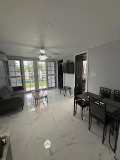 Luxury at Sandcastle 2bed 2bath apartment - 0