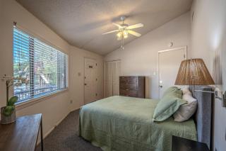 Lakefront Bungalow with Community PoolHot Tub #1 - 6