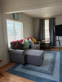 Sleeps 5-6 - across from Nantasket Beach - 5