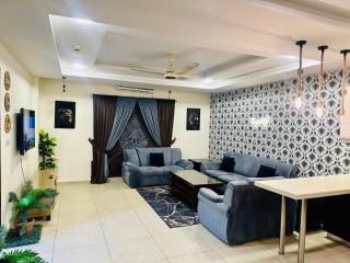 Royal stay Bahria Phase 1 - 9