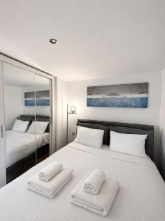 Sunset Pool Duplex Loft in Gazi, Athens - 8