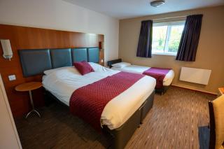 Saram Lodge Lichfield - 1