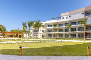 3rd floor Oceanfront near surfer's beach with pool - 3