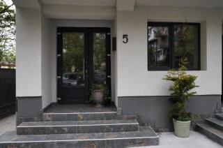 Skylark Apartments - 9