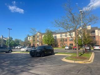 3 bedroom with Free parking close to ORD airport - 6