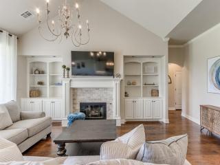 Where Luxury Meets Family-Friendly Living! - 3