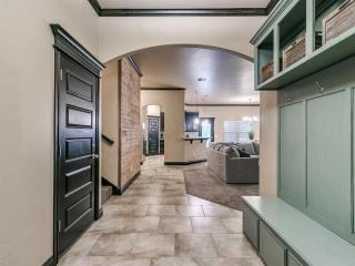 Upstairs Work Suite with Lounge and Half Bath - 9