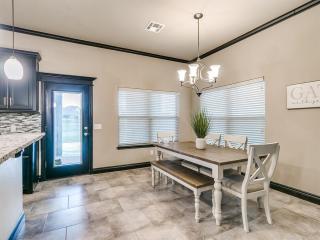 Upstairs Work Suite with Lounge and Half Bath - 8