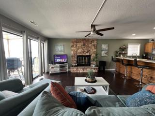 Baypoint Condo, Pool, Dock, relaxing location - 5
