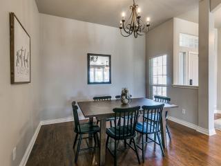 Beautiful 3 bed in Family Friendly Neighborhood - 8