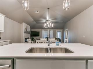 Your Yukon Haven New Home in Great Location! - 4