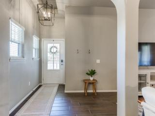 Spacious 3BR Furnished Yukon Home Patio - 4
