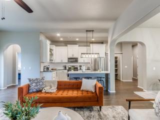 Spacious 3BR Furnished Yukon Home Patio - 1