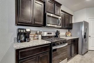 A Modern Oasis with All the Comforts of Home! - 8