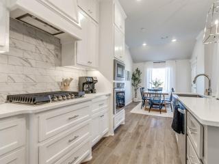 Villa Valeria Way Stylish Family Living - 1