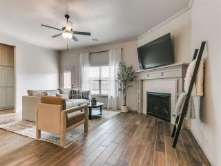Furnished 4 BR Yukon Home Quiet Neighborhood - 0