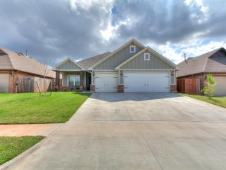 Furnished 4 BR Yukon Home Quiet Neighborhood - 2