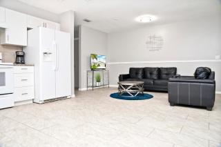 Centrally Located Home available for Longer Stays! - 8