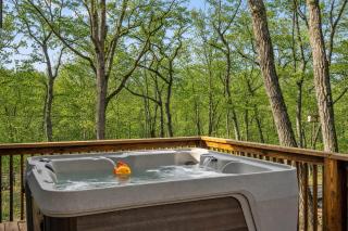 Cozy Cabin w Hot Tub Fire Pit & Loft Getaway - 3