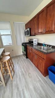 Seaside Beach Suites - Apt #1 - 2