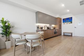 72 Park Luxury Condo with Resort Amenities - 5