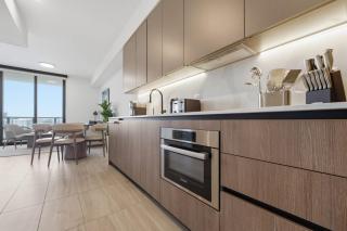 72 Park Luxury Condo with Resort Amenities - 4