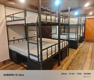 Off-tracker, bunks and stays - 4