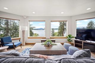 Silver Beach Retreat - 0