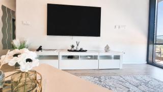 Vanguard View Apartment - 6