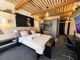 Auberge Nostradamus, Appartement 1 - 7