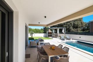 Villa Arboria with heated pool - 4