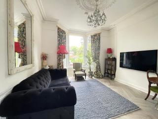 Tulip Suite at Elmwood House - 3