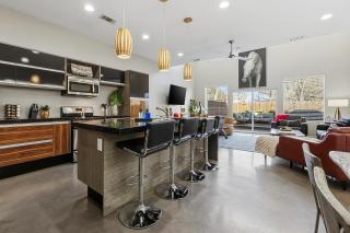 Steps to Dickies Arena Lux Home Garage Parking - 7