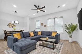 Premium 2BR Near Downtown & Medical District - 0